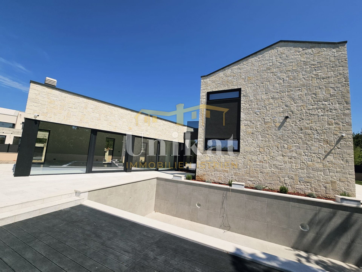 Moderna novogradnja z bazenom blizu Poreča